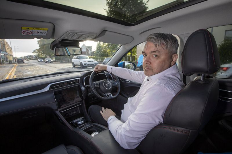 Auto elettrica guida autonoma